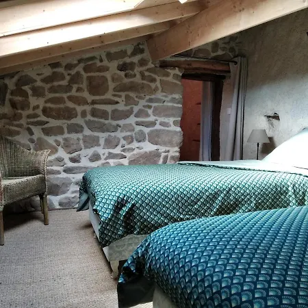 Le Nid, Petit De Campagne *