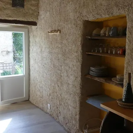 Le Nid, Petit De Campagne Boffres