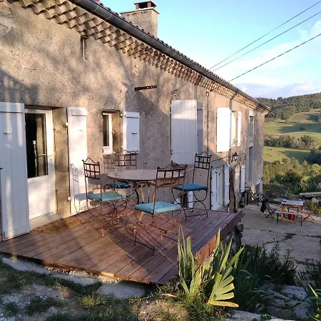 Le Nid, Petit De Campagne * Boffres